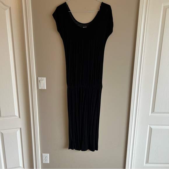 Long Dress with nice grey stripped detail - Made in USA from Love Blossom - Picture 4 of 11